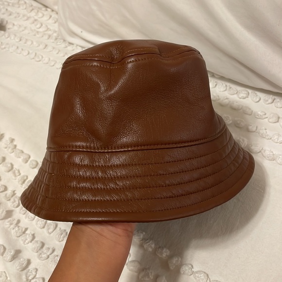 Aritzia Bucket Hat - Picture 3 of 4